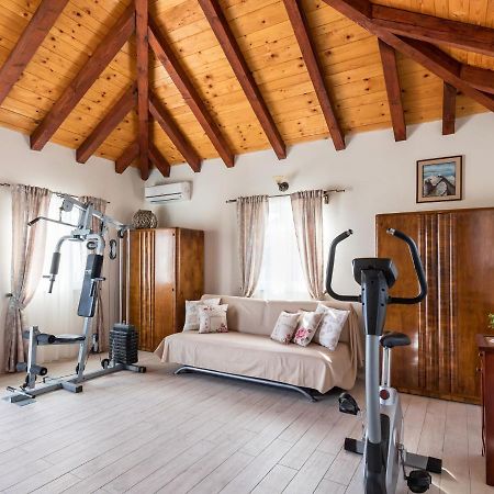 Luxurious Villa In Selca With Pool المظهر الخارجي الصورة