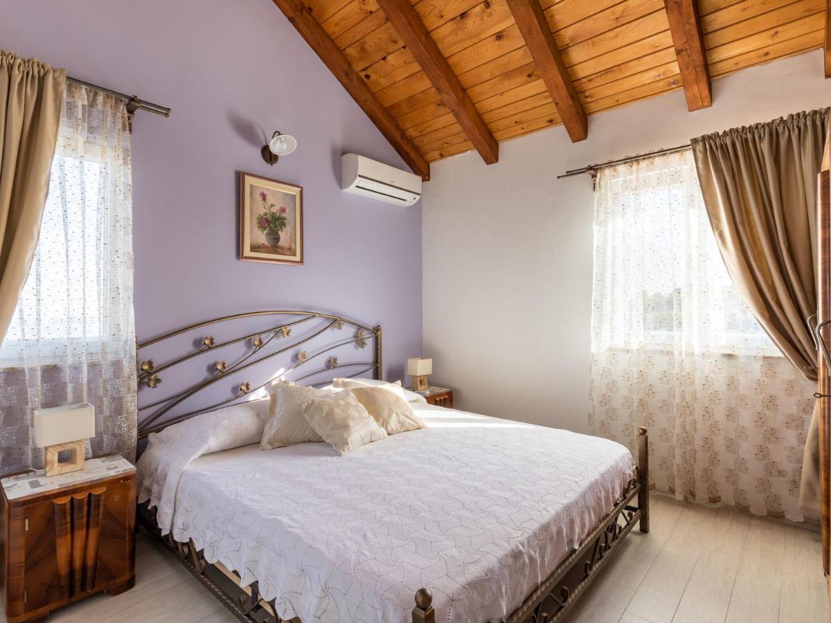Luxurious Villa In Selca With Pool المظهر الخارجي الصورة